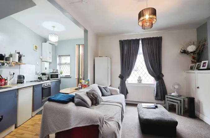 3 bed End of Terrace