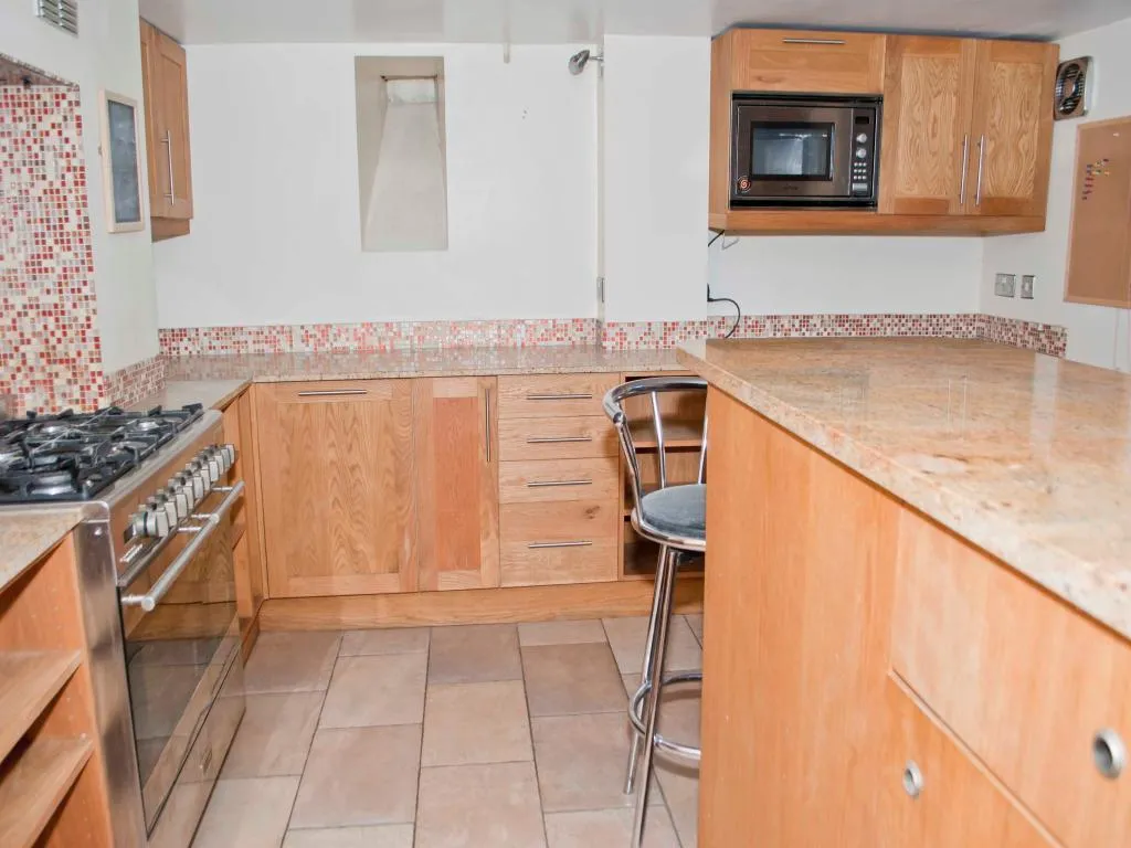 3 bed End of Terrace