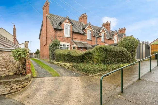 2 bedroom property for sale in St. Lawrences Terrace, Adwick-le-Street, Doncaster, South Yorkshire, DN6 - Offers in excess of £100,000