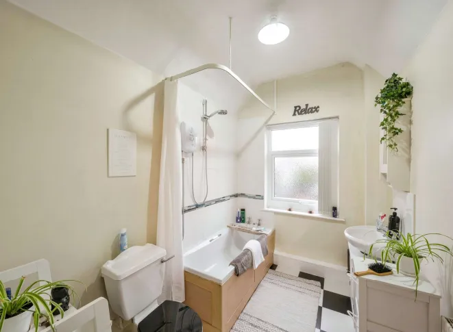 2 bed End of Terrace