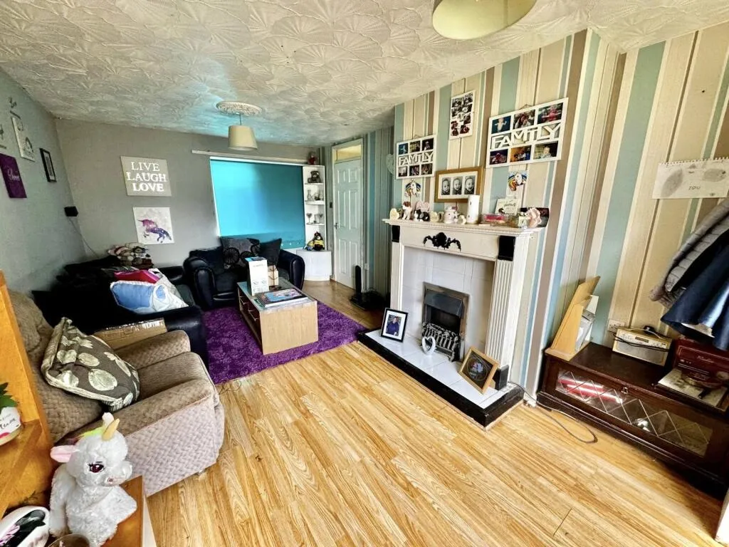 3 bed End of Terrace