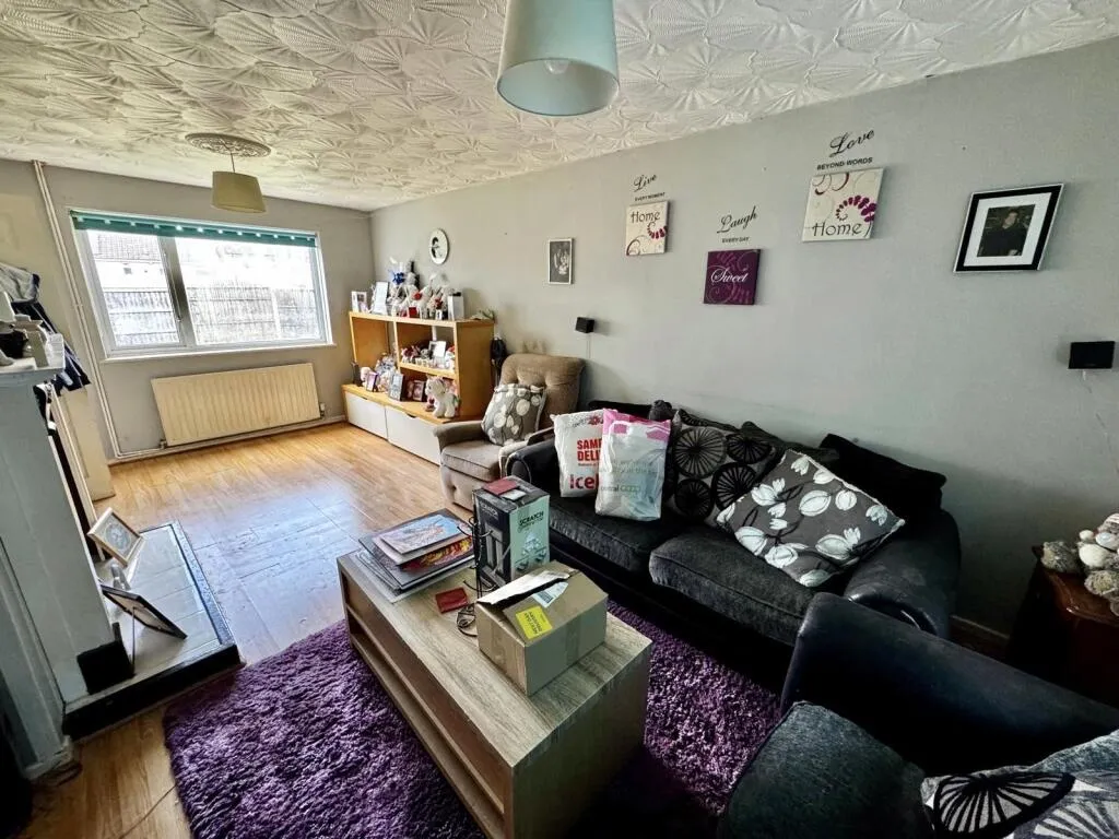 3 bed End of Terrace