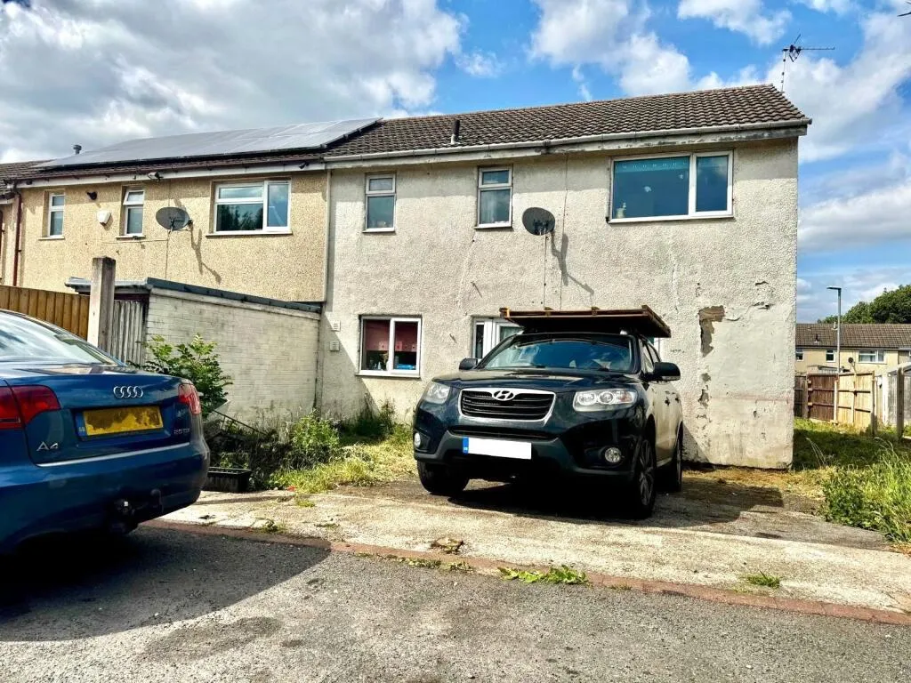 3 bed End of Terrace