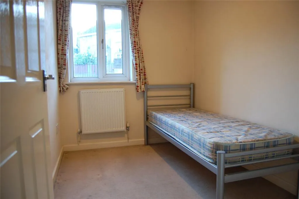 2 bed Ground Flat