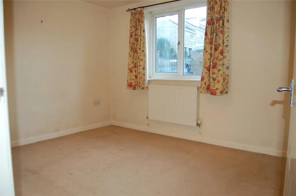 2 bed Ground Flat