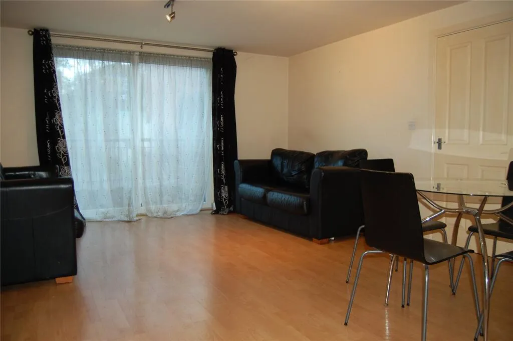 2 bed Ground Flat