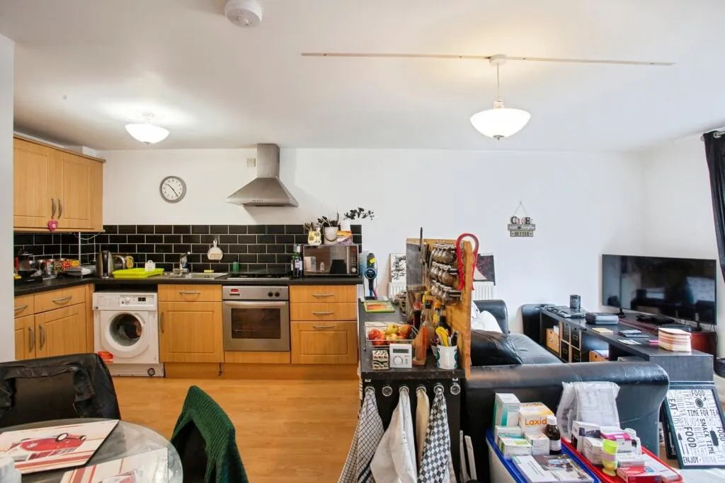 2 bed Ground Flat