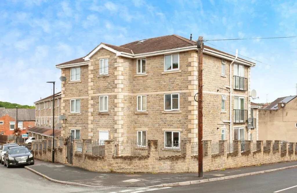 2 bed Ground Flat