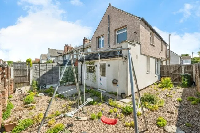 2 bedroom property for sale in The Avenue, DONCASTER, South Yorkshire, DN5 - Offers in excess of £50,000