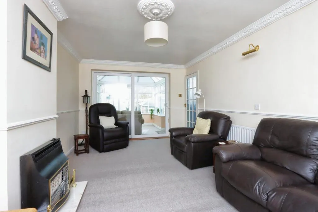 2 bed Semi-Detached Bungalow