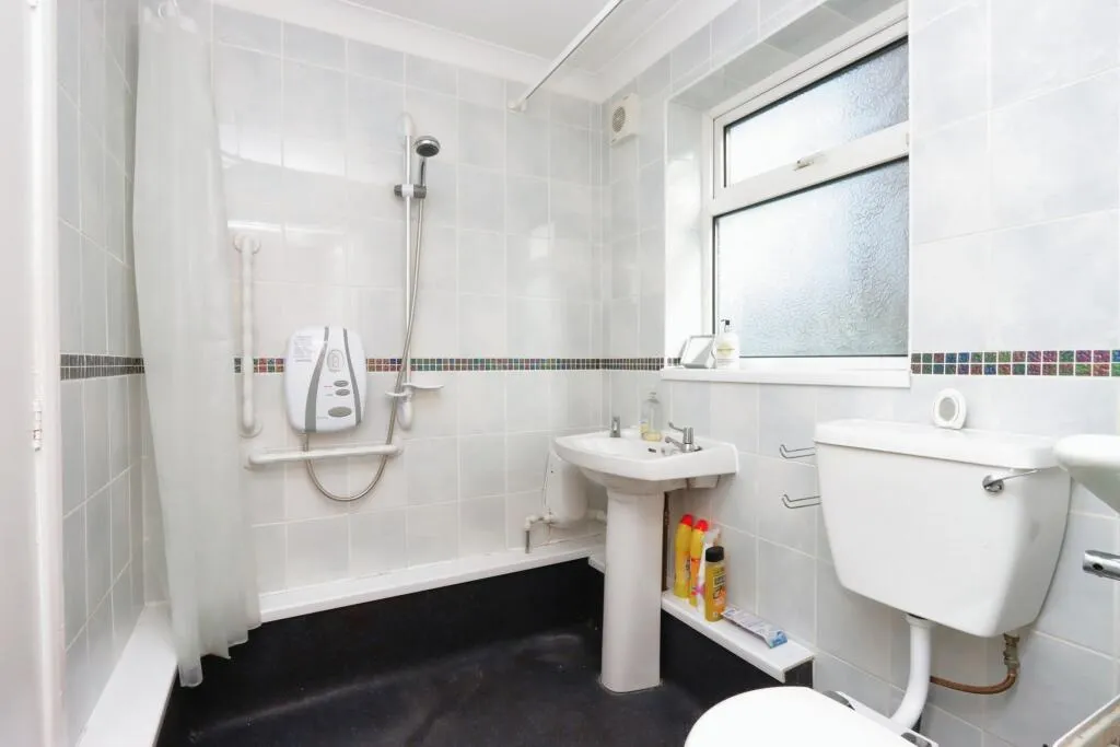2 bed Semi-Detached Bungalow