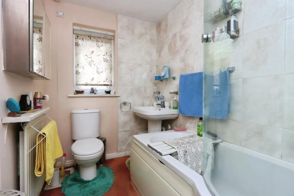 2 bed Semi-Detached