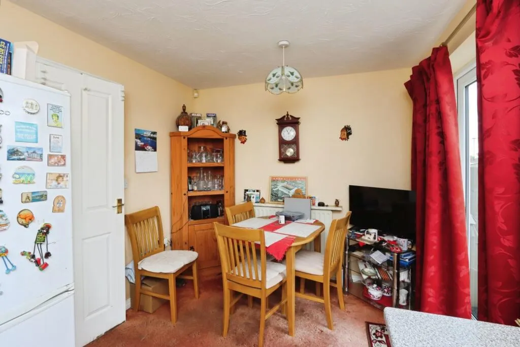 2 bed Semi-Detached