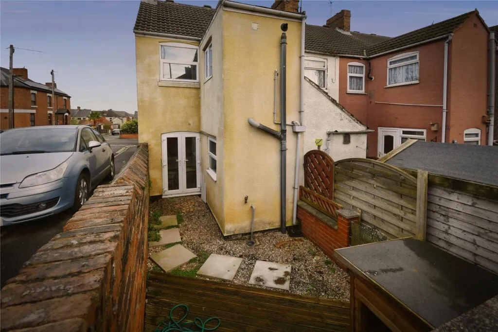 2 bed End of Terrace