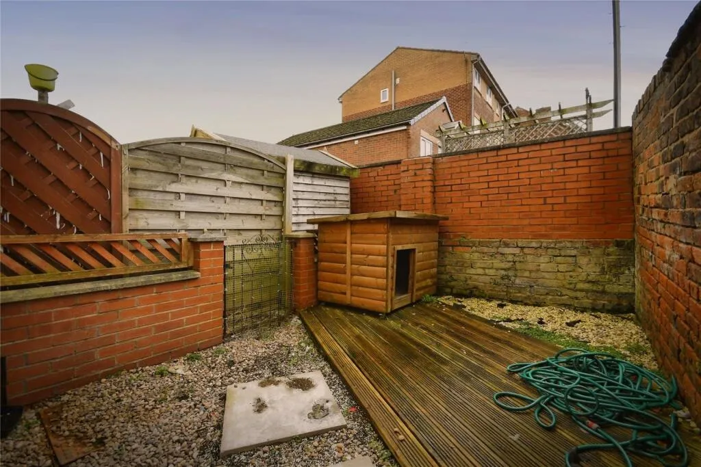 2 bed End of Terrace