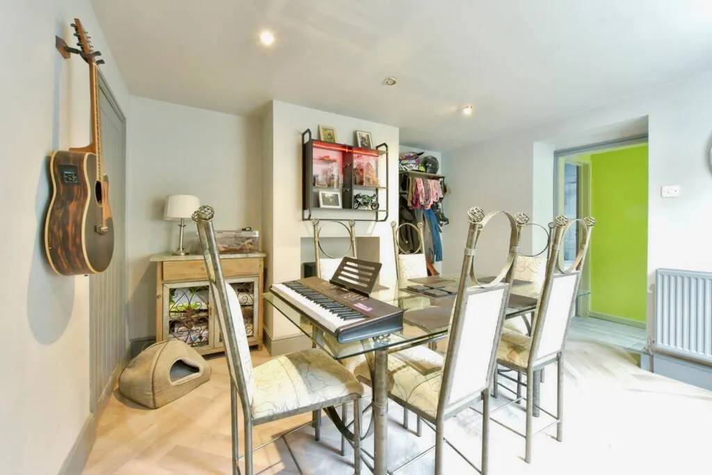 3 bed Semi-Detached