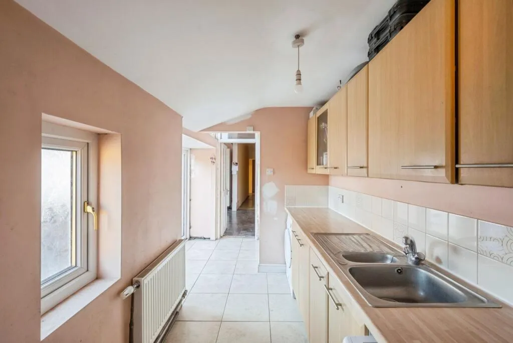 5 bed End of Terrace