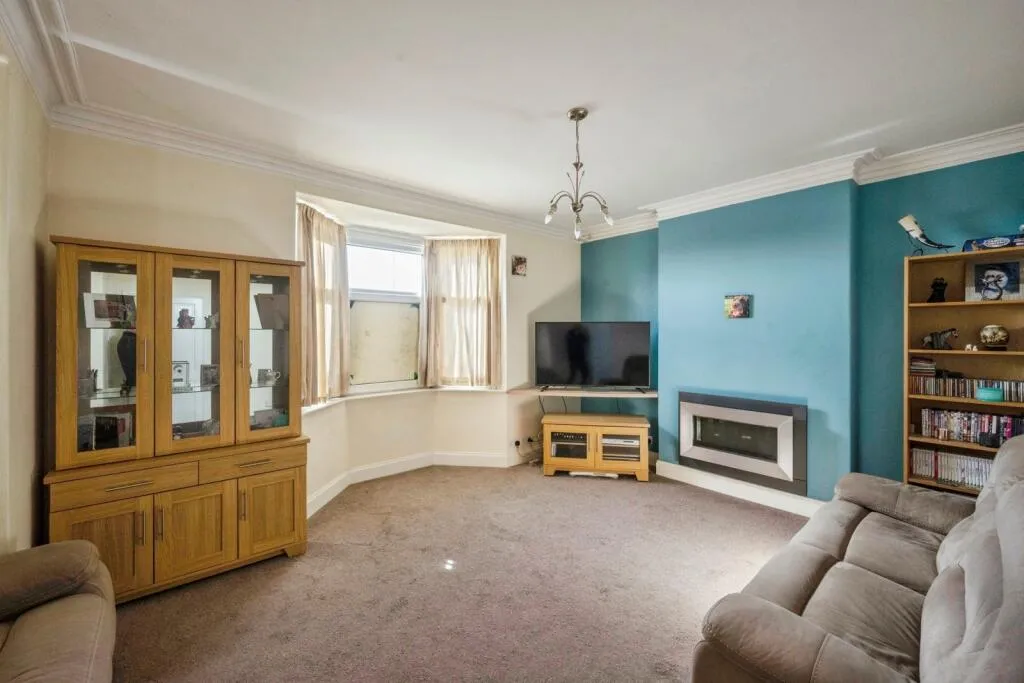 5 bed End of Terrace
