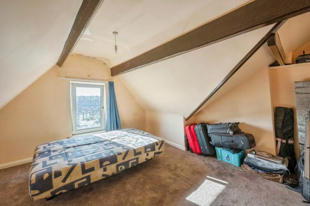 5 bed End of Terrace