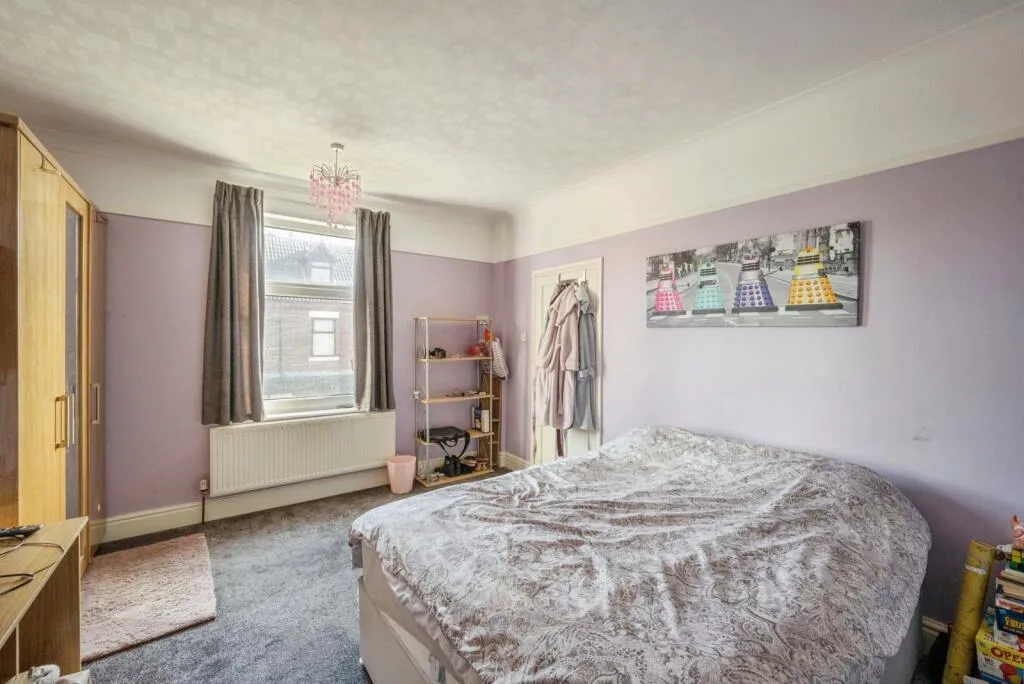 5 bed End of Terrace
