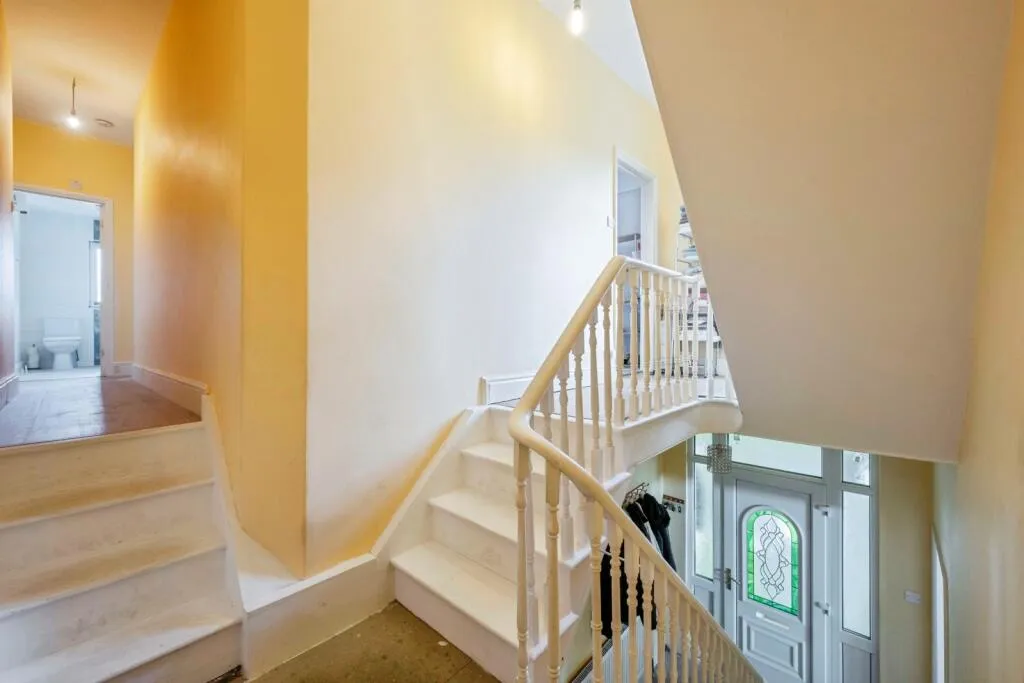 5 bed End of Terrace