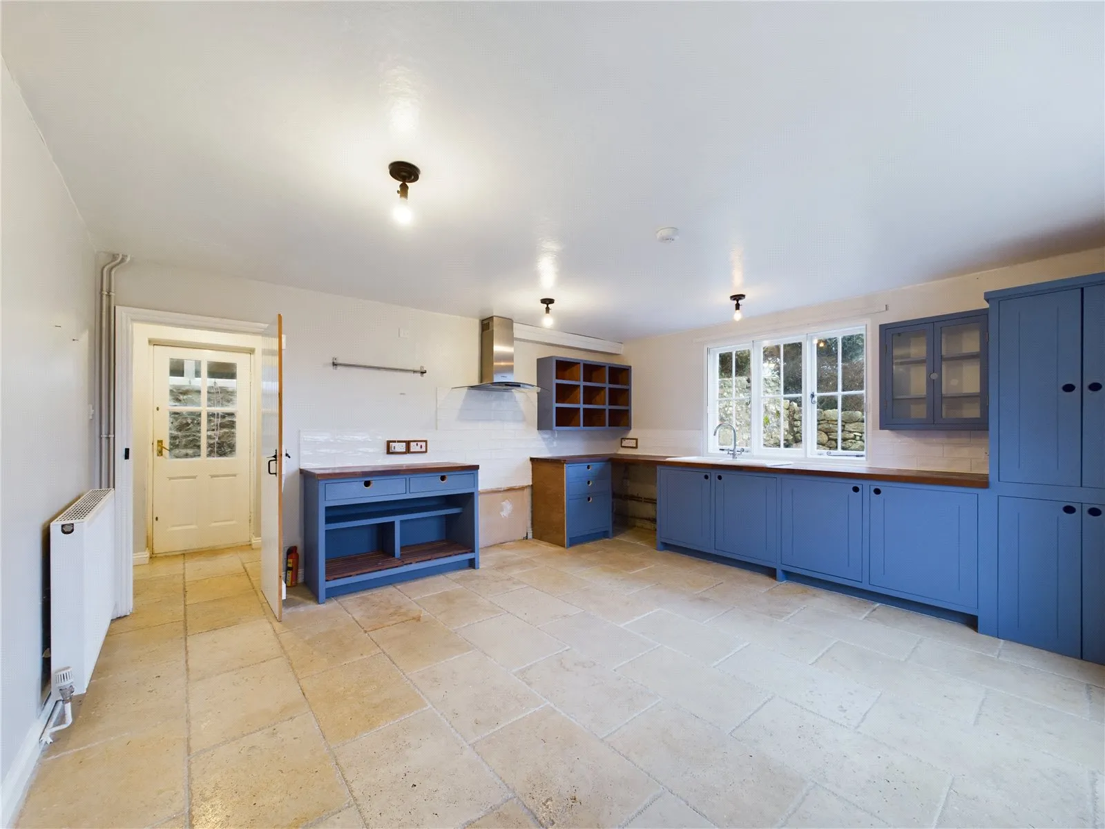 4 bed Semi-Detached