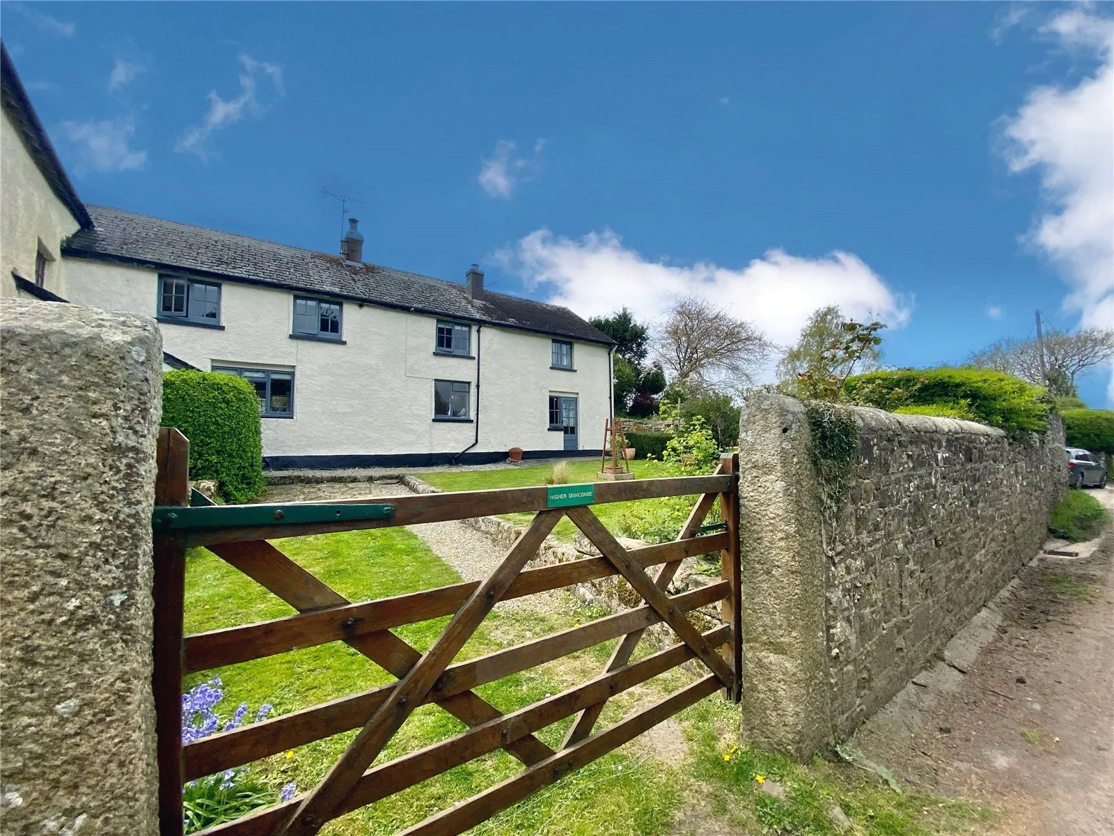 4 bed Semi-Detached