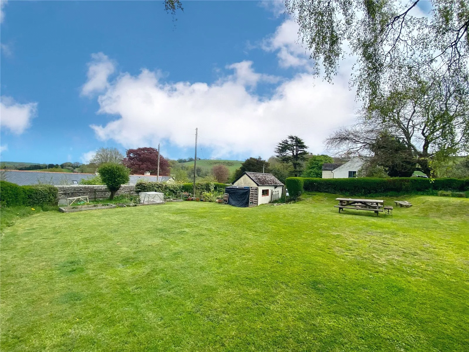 4 bed Semi-Detached