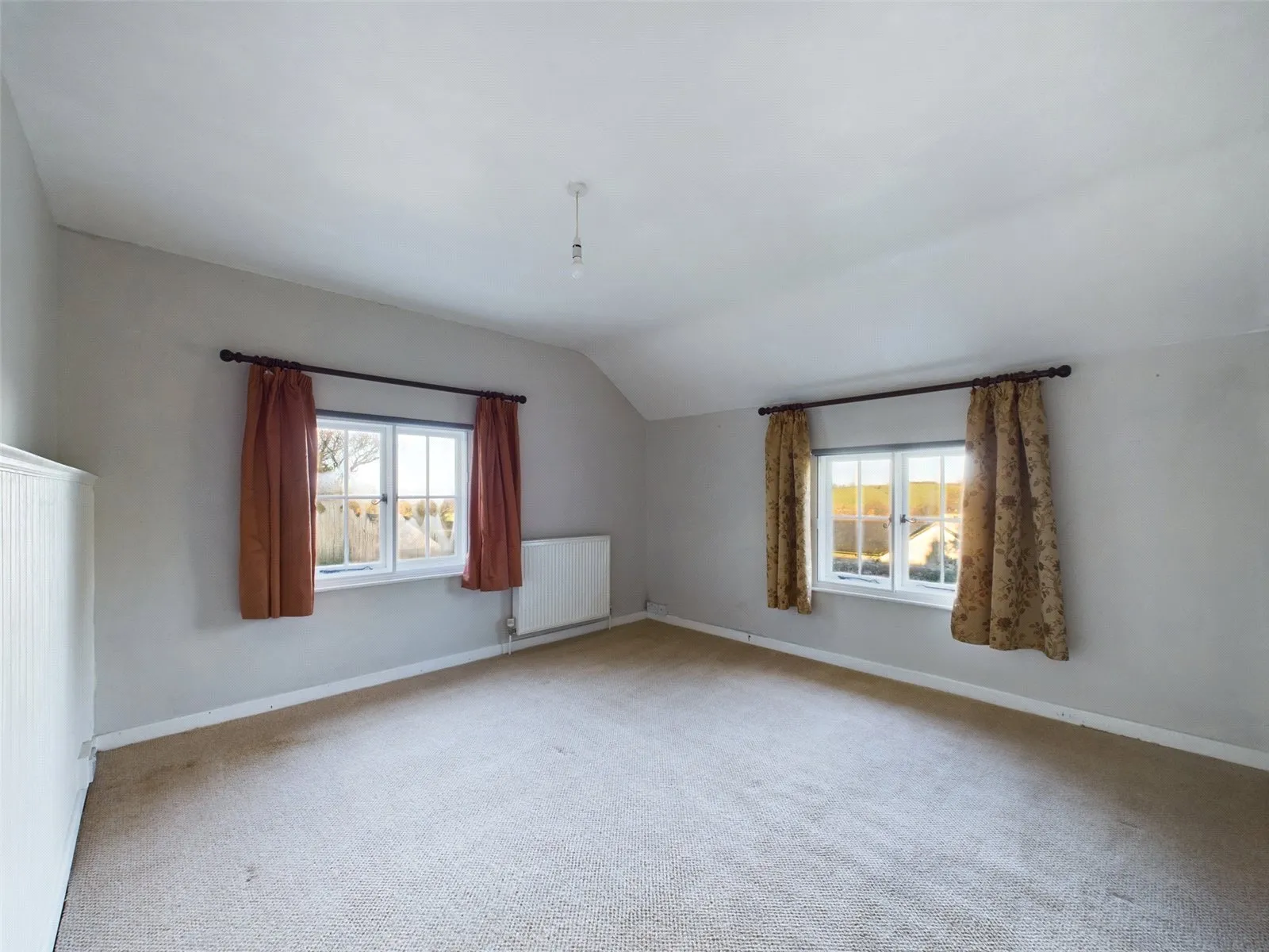 4 bed Semi-Detached