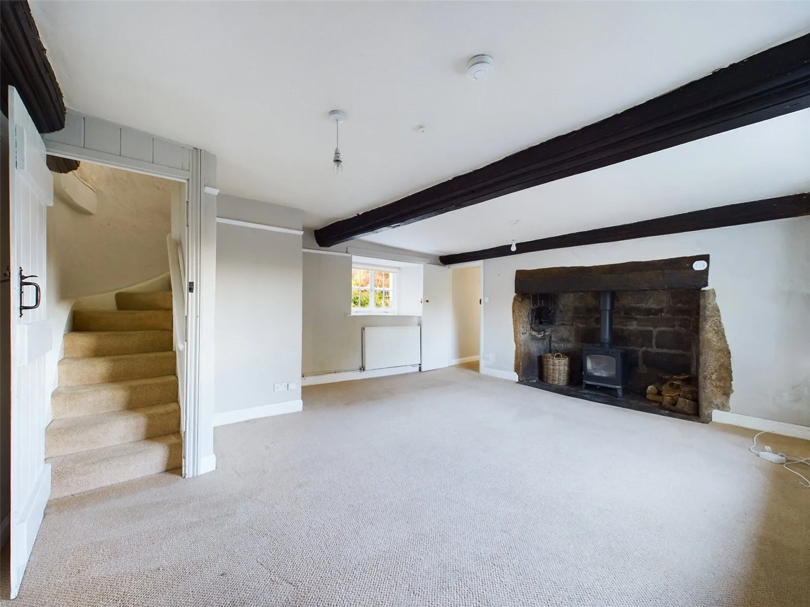 4 bed Semi-Detached