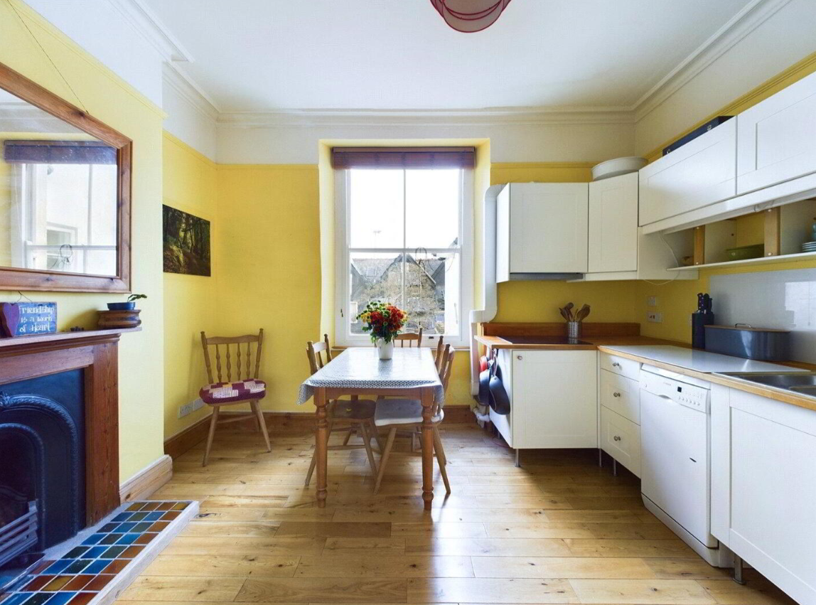 5 bed Terraced