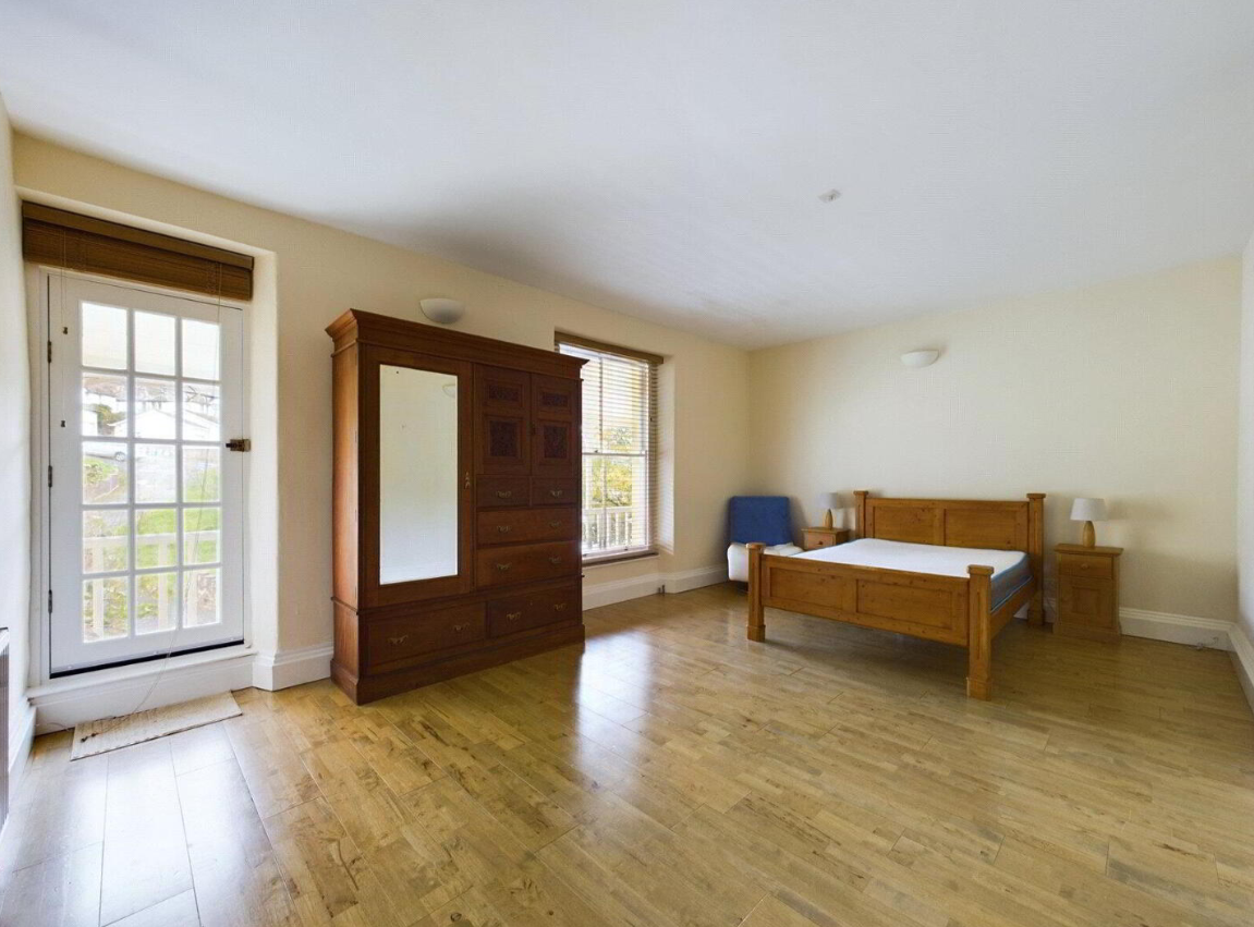 5 bed Terraced