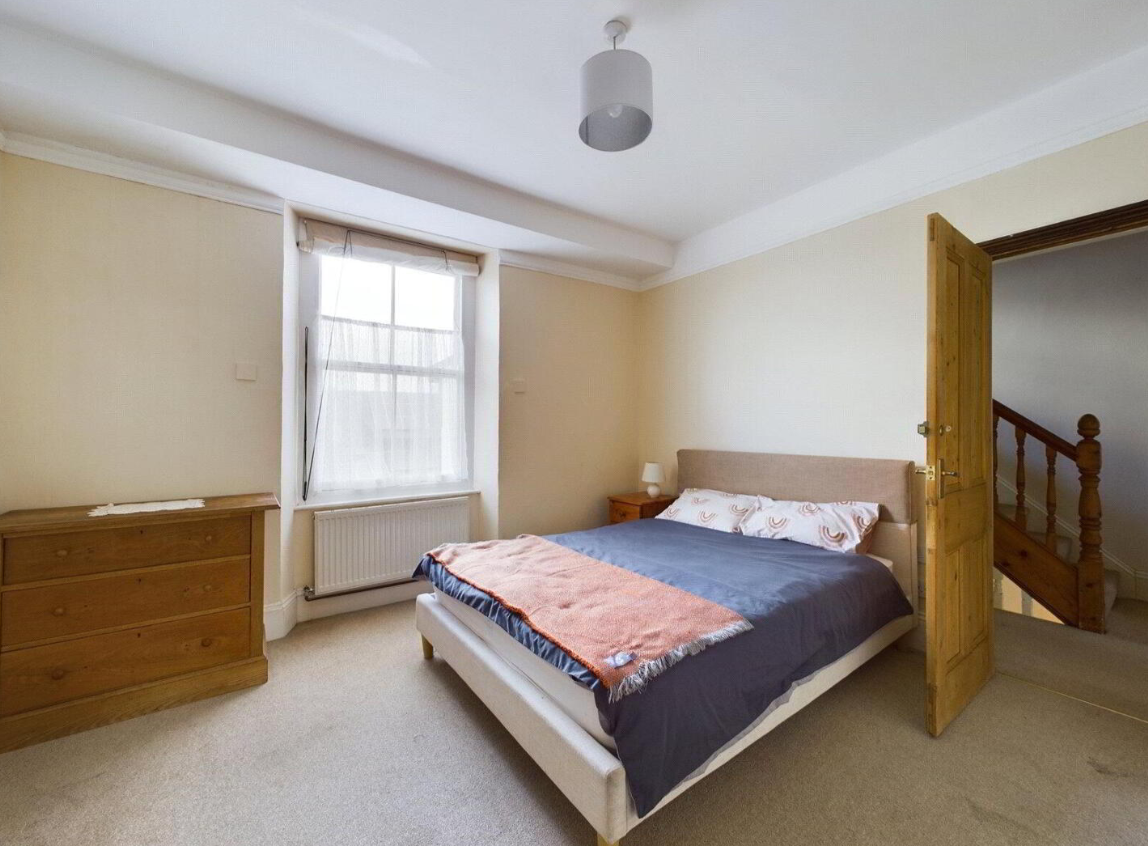 5 bed Terraced