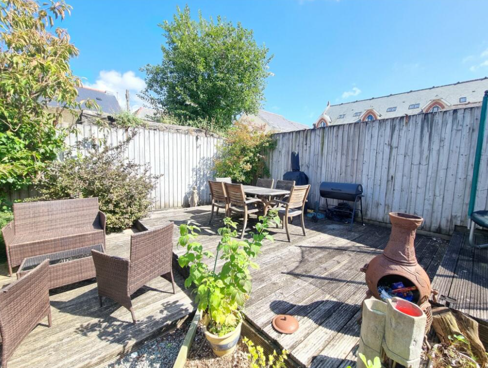 4 bed Terraced