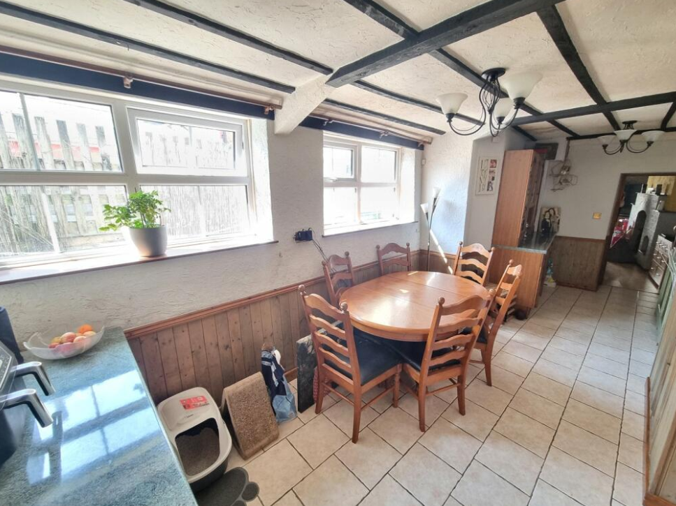 4 bed Terraced