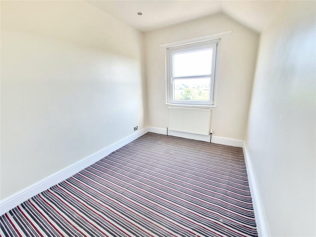 3 bed End of Terrace