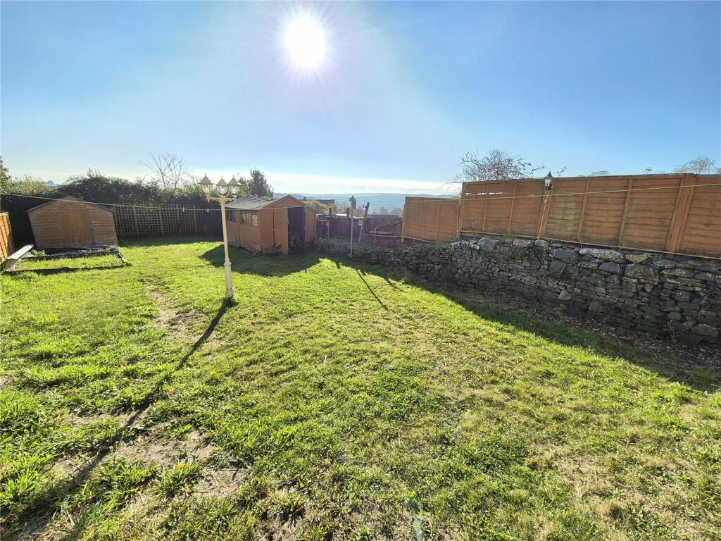 3 bed End of Terrace