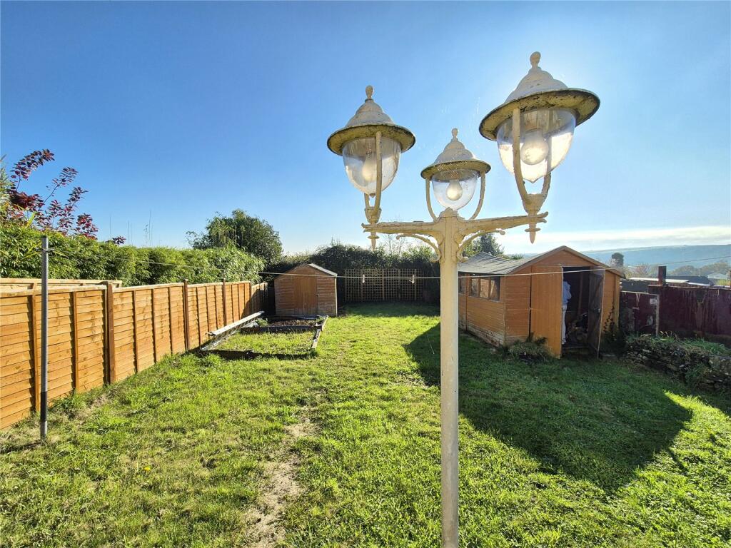 3 bed End of Terrace
