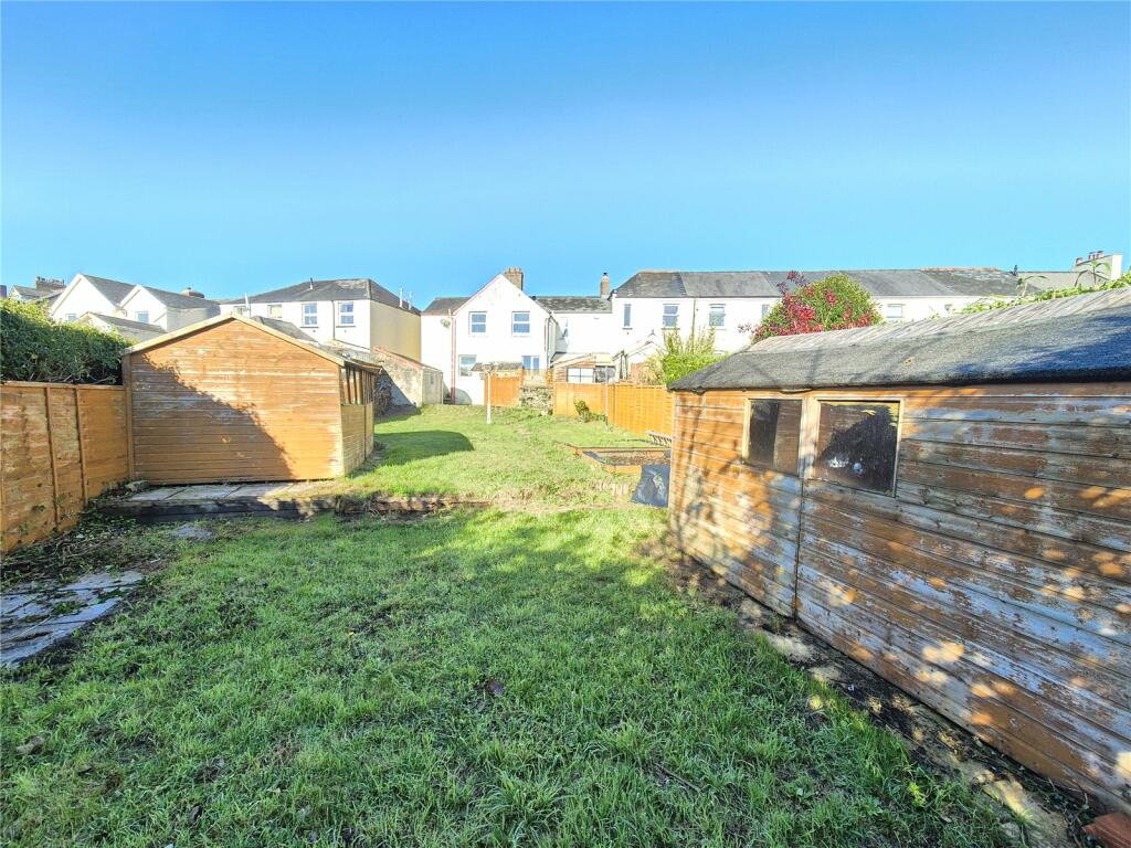 3 bed End of Terrace