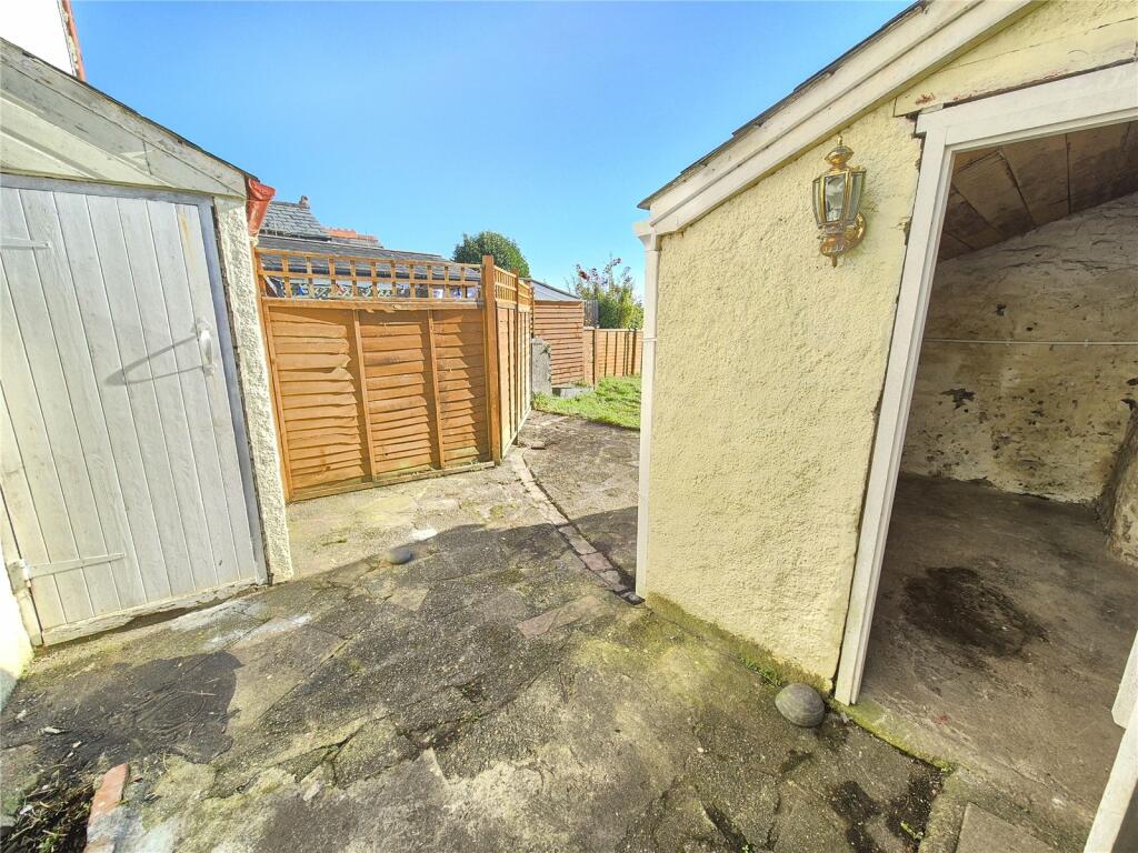 3 bed End of Terrace