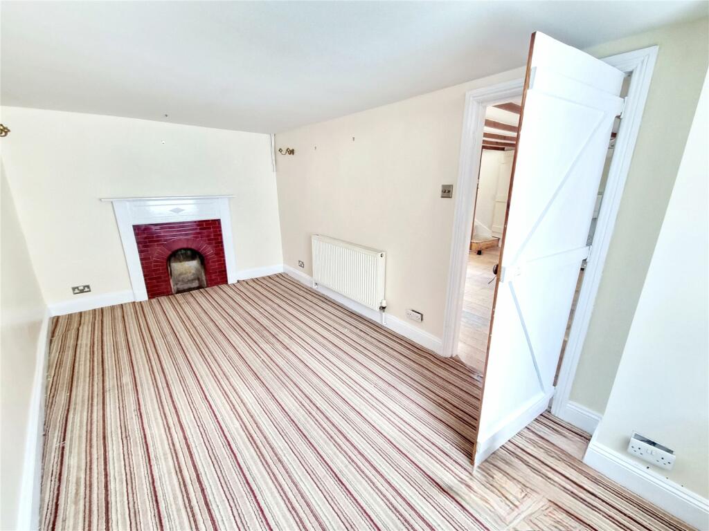 3 bed End of Terrace