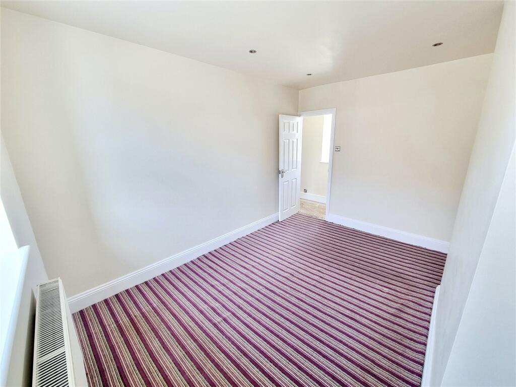 3 bed End of Terrace