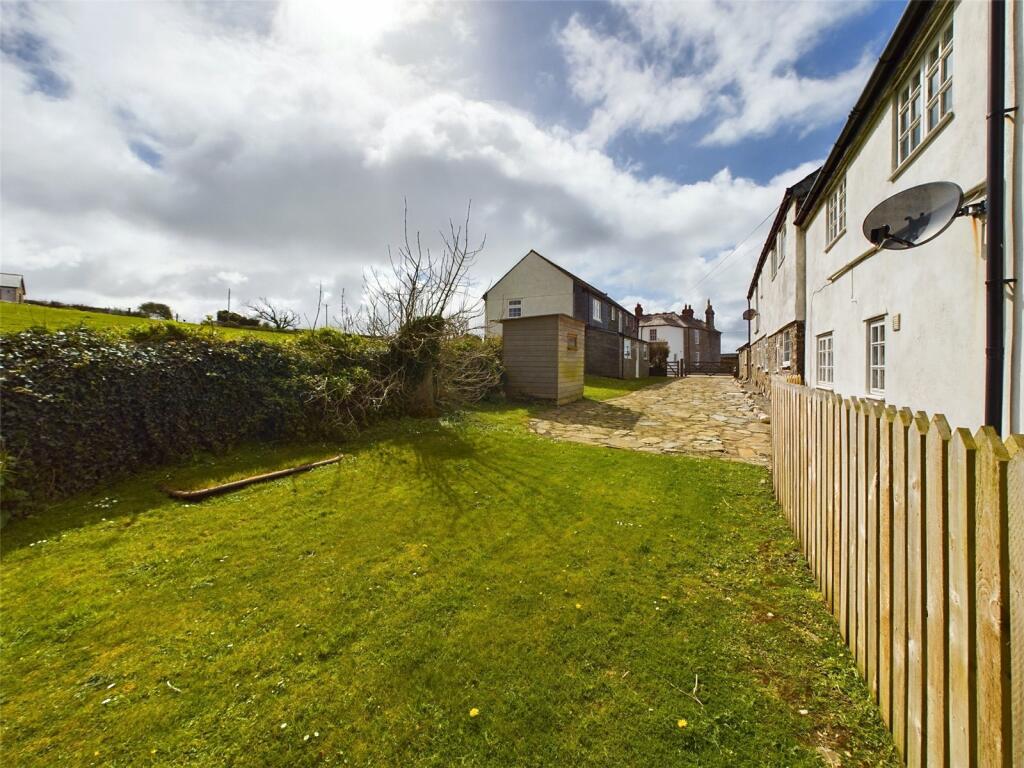 4 bed Detached
