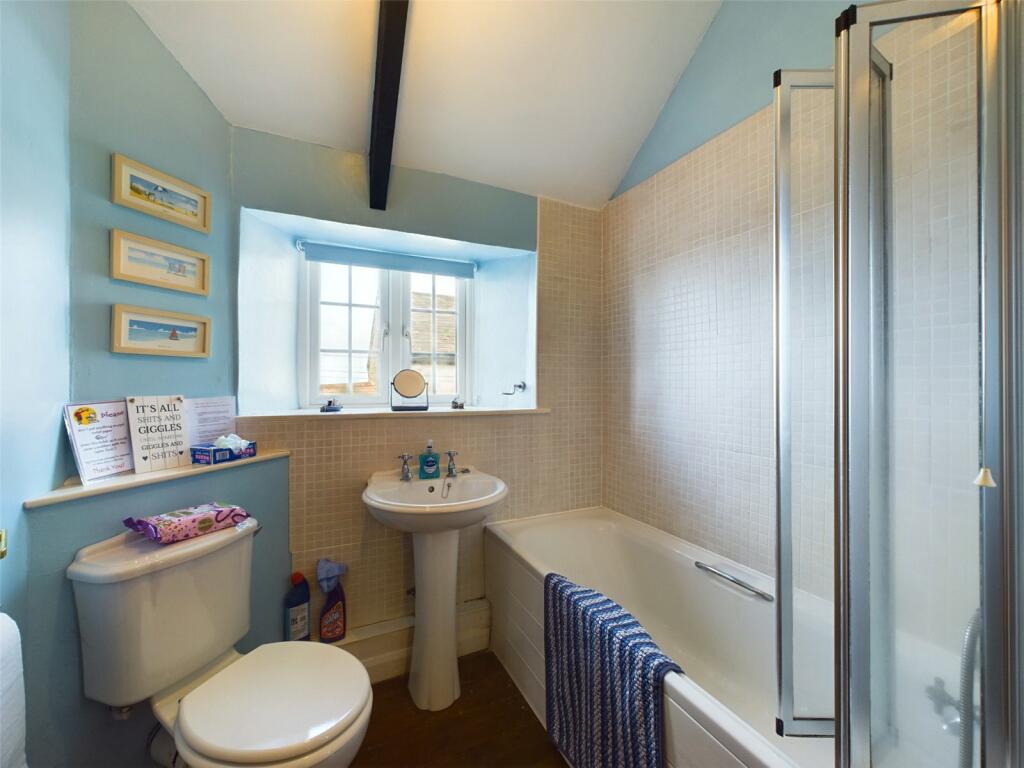 4 bed Detached