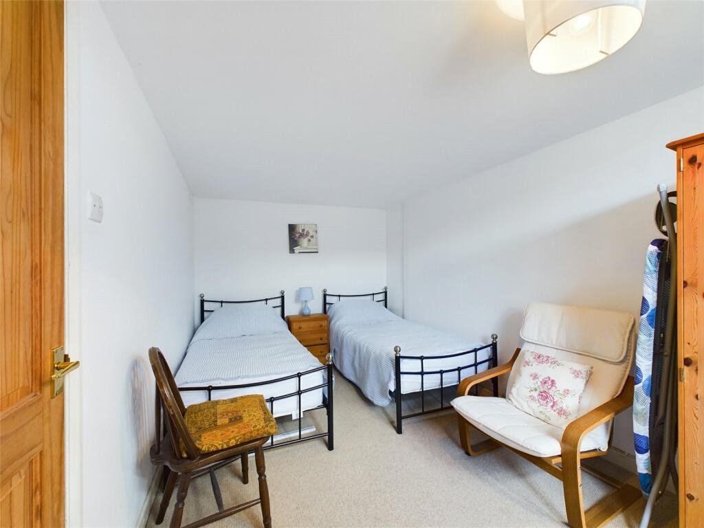 4 bed Detached