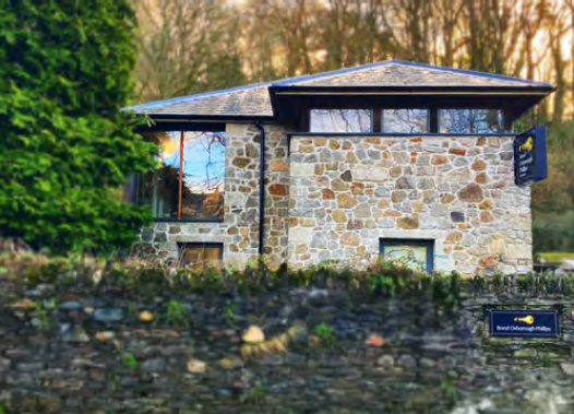 6 bed Detached