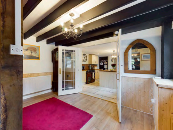 6 bed Detached