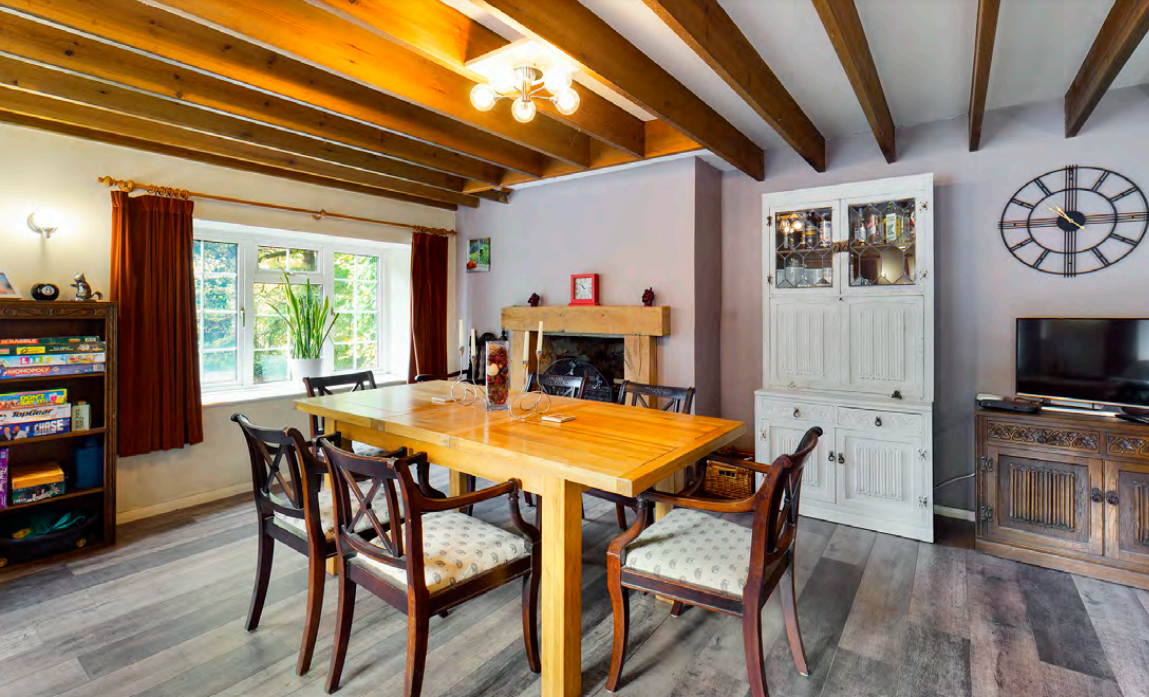 6 bed Detached