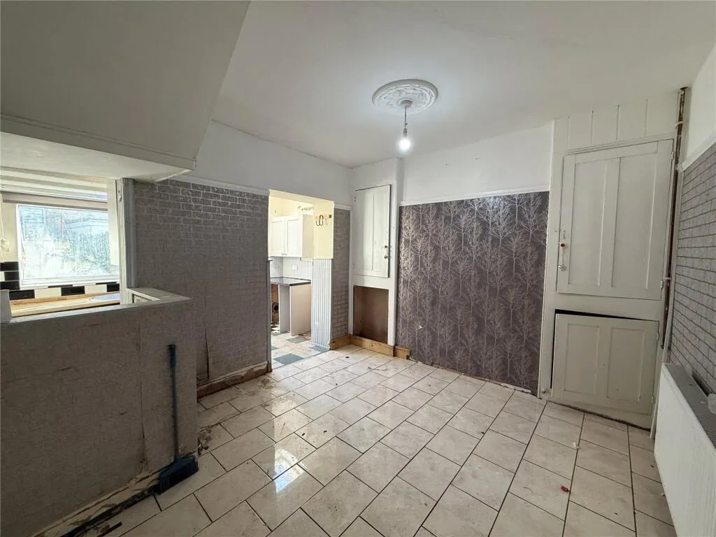 5 bed Terraced