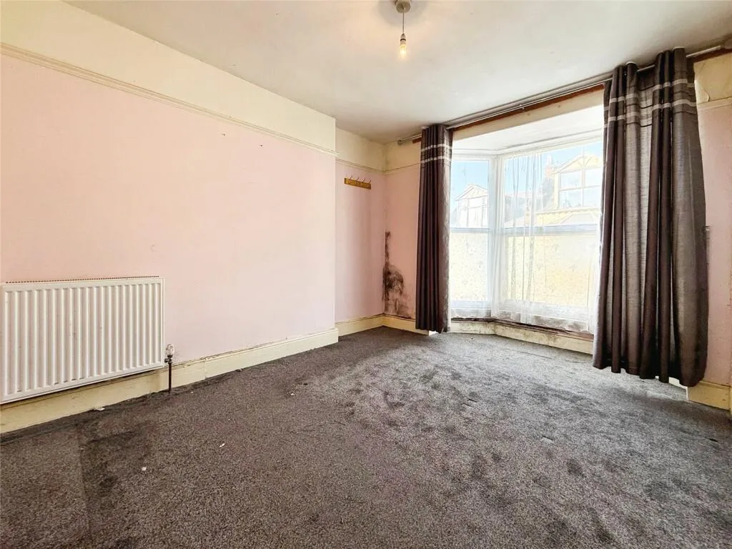 5 bed Terraced